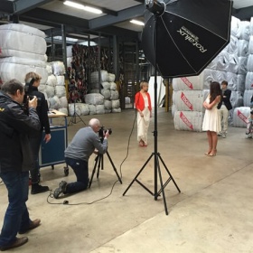 Fotostudio im Recyclinglager