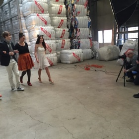 Fotostudio im Recyclinglager
